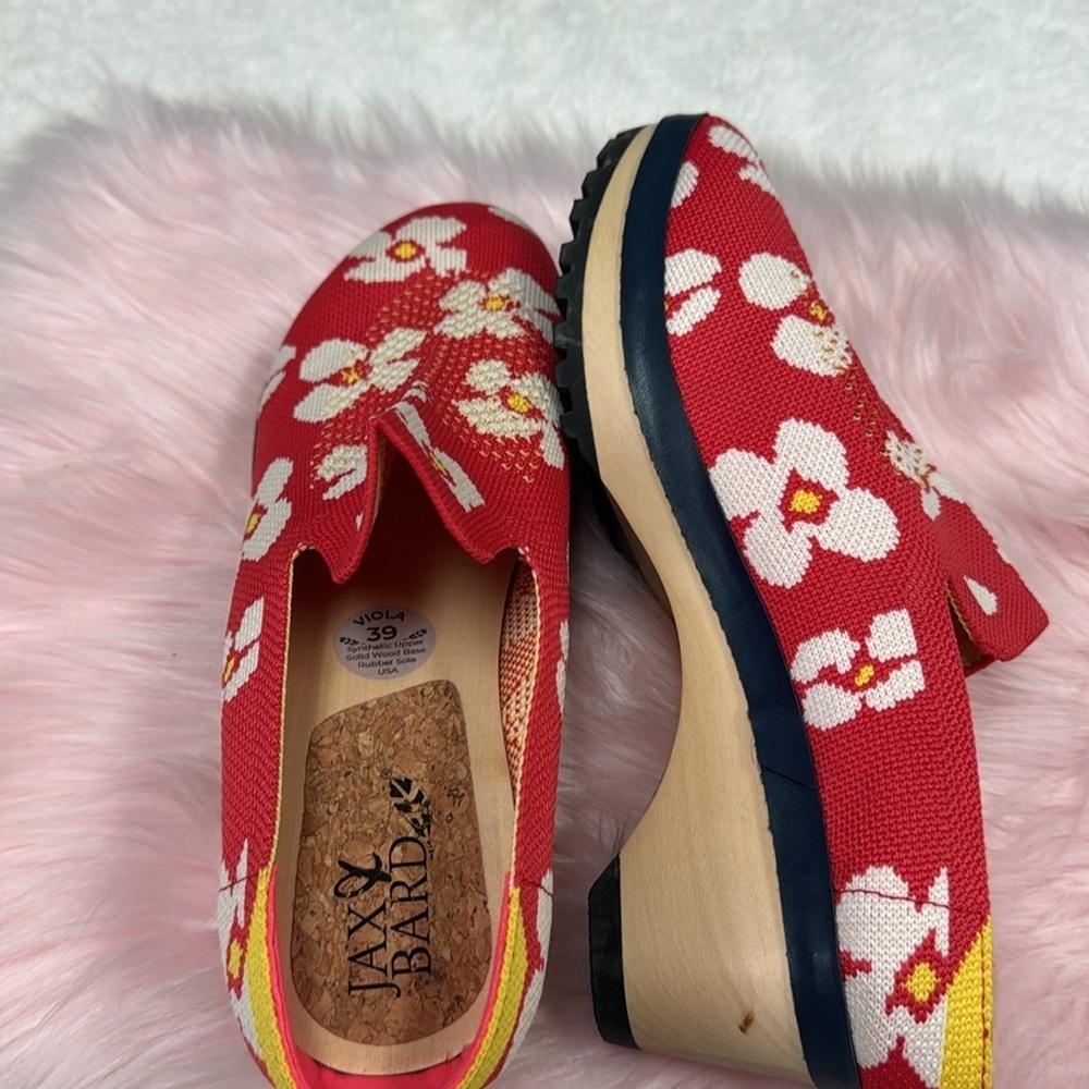 Stylish Floral Red Platform clogs - Picture 6 of 7